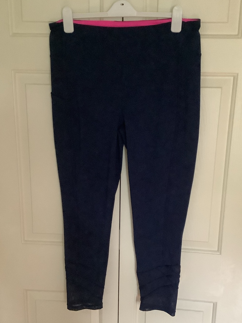 Lilly Pulitzer Navy Capri Leggings with Pink Waistband